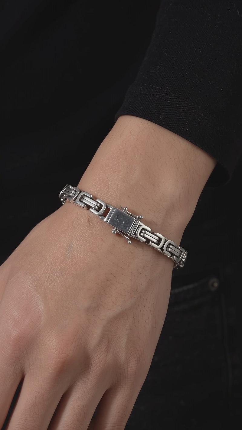 Cerberus five-second cinematic jewelry showcase.